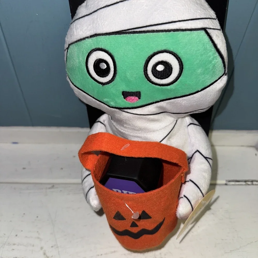 Thrills & Chills Mummy W/ Halloween Basket 2 in 1 Dog Toy‎ Plush Chew NWT